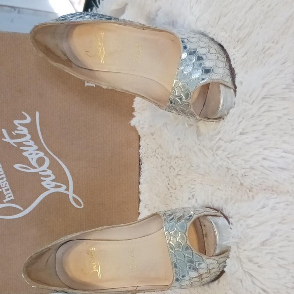 Shoes - Picture 2 of 5
